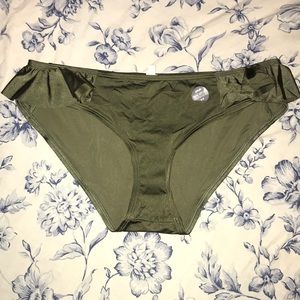 Aerie • Swim Hipster • M